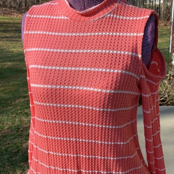 AGB NWT cold shoulder long sleeve waffle mock neck spring coral & white stripe - Picture 3 of 9